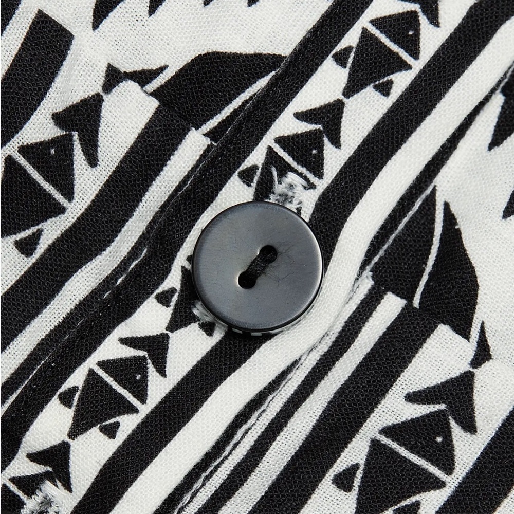 FARM Rio Monochrome Patterned Romper - Picture 6 of 6
